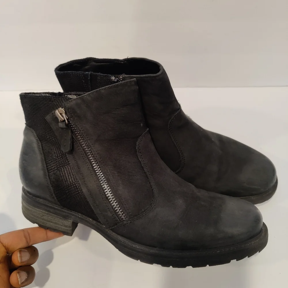Earth Origins Womens Jordan Leather Side Zip Ankle Boots